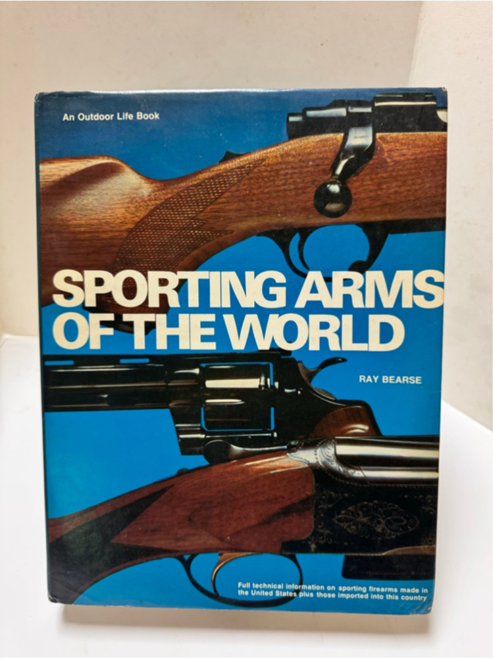 Sporting Arms of the World by Ray Bearse (1977, Hardcover)
